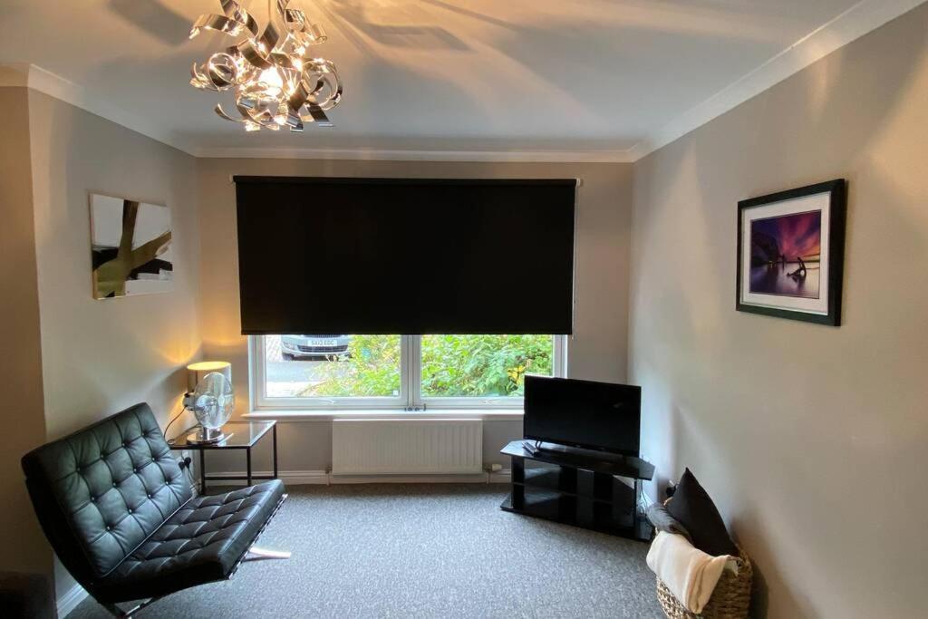 Peter Pan Apartment In The Heart Of Inverness Dalneigh Exterior photo